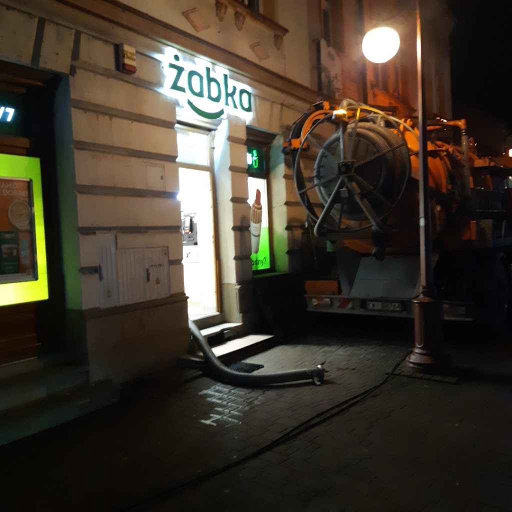 przetykanie rur w żabce